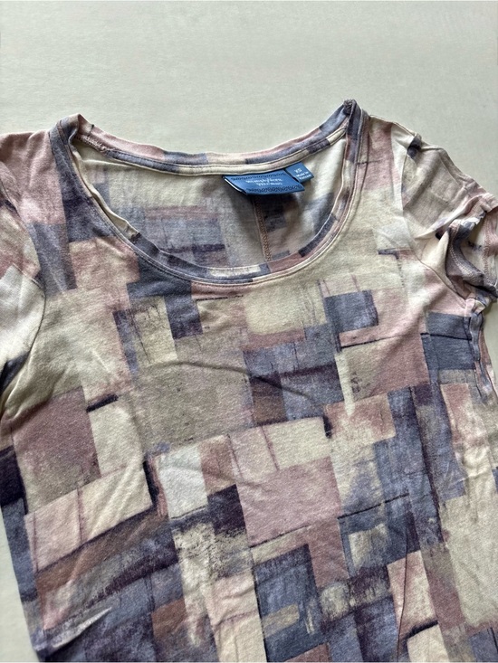 Simply Vera Vera Wang Tops - Simply Vera Vera Wang Scoop Neck Shirt Womens XS Blue Pink Beige Geometric Rayon